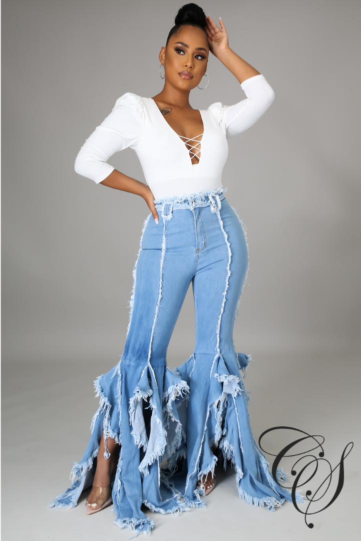 https://www.cecesymone.com/cdn/shop/products/DominiqueRuffleFlareJeans_1_740x.png?v=1613534944
